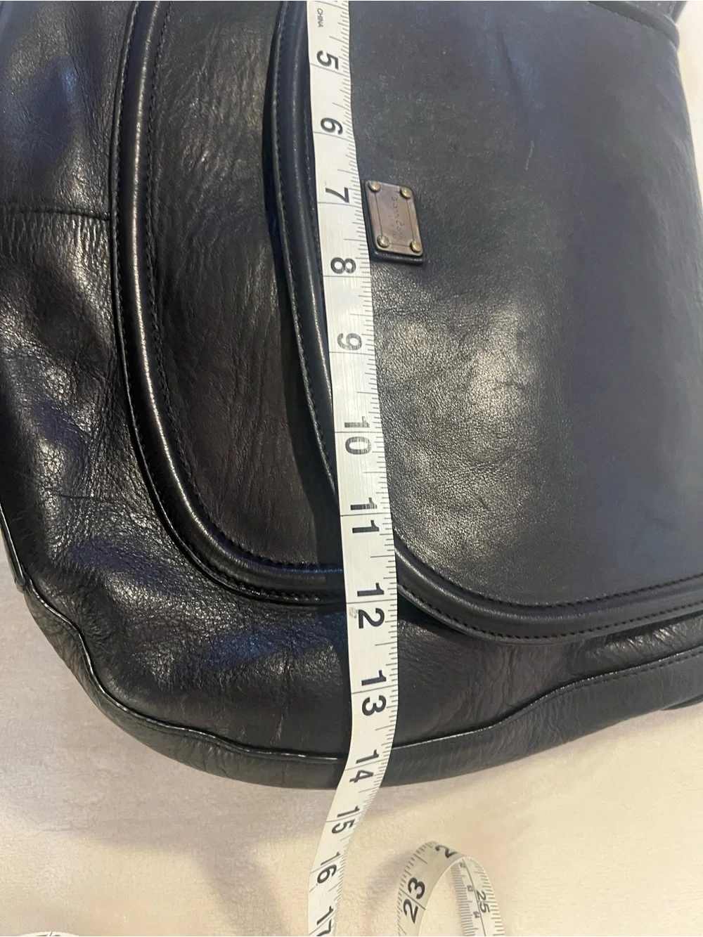 💚Gianni Conti metal logo plaque Black Leather Shoulder Bag with Gold Plaque🩷